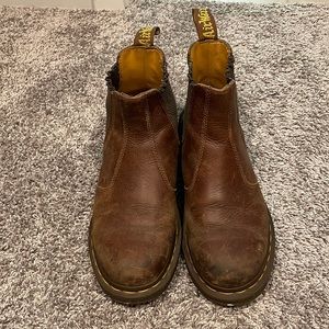 Dr. Marten 2976 Leather Chelsea Boots brown